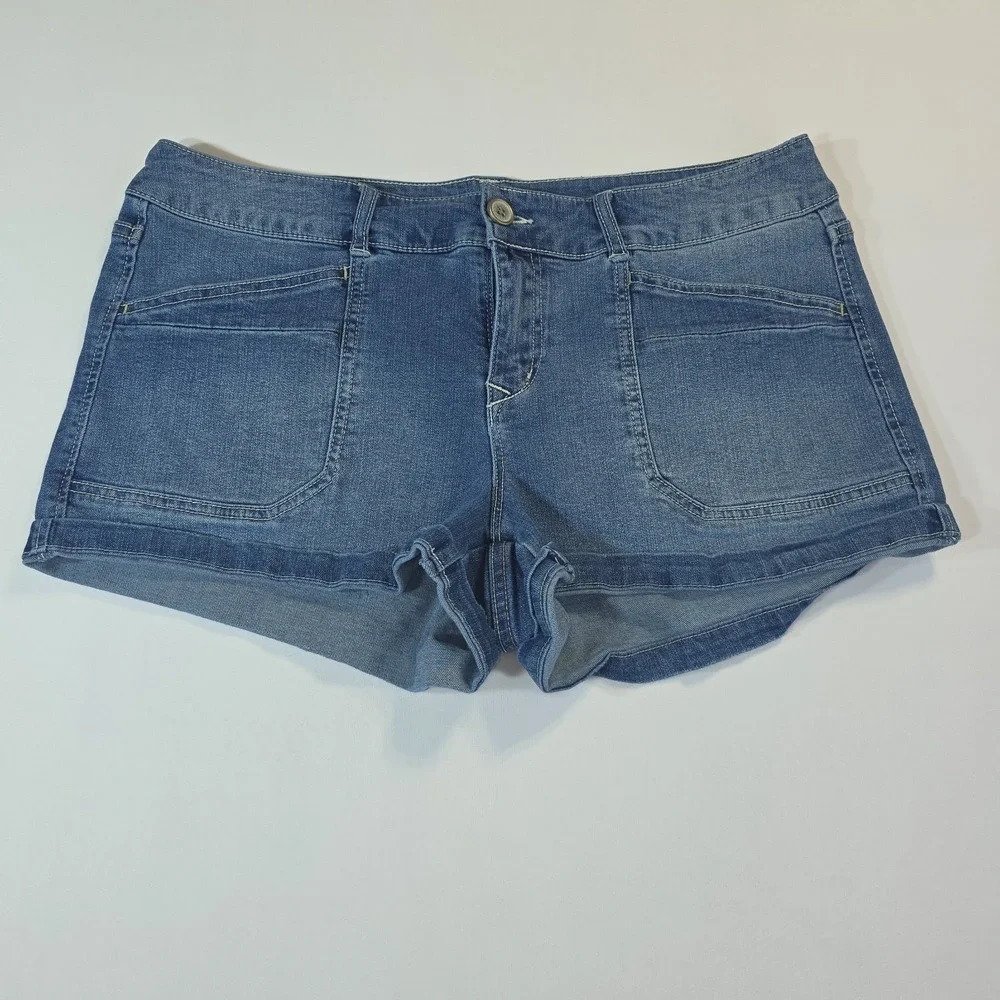 Unionbay Juniors Utility Jean Shorts Size 13/31 Blue Denim Cuffed Stretch